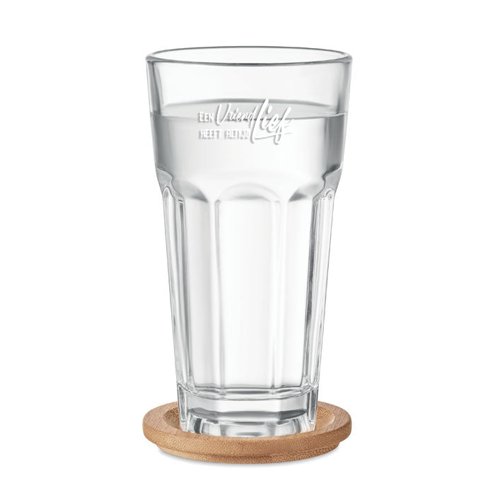 Een vriend heeft altijd lief glas