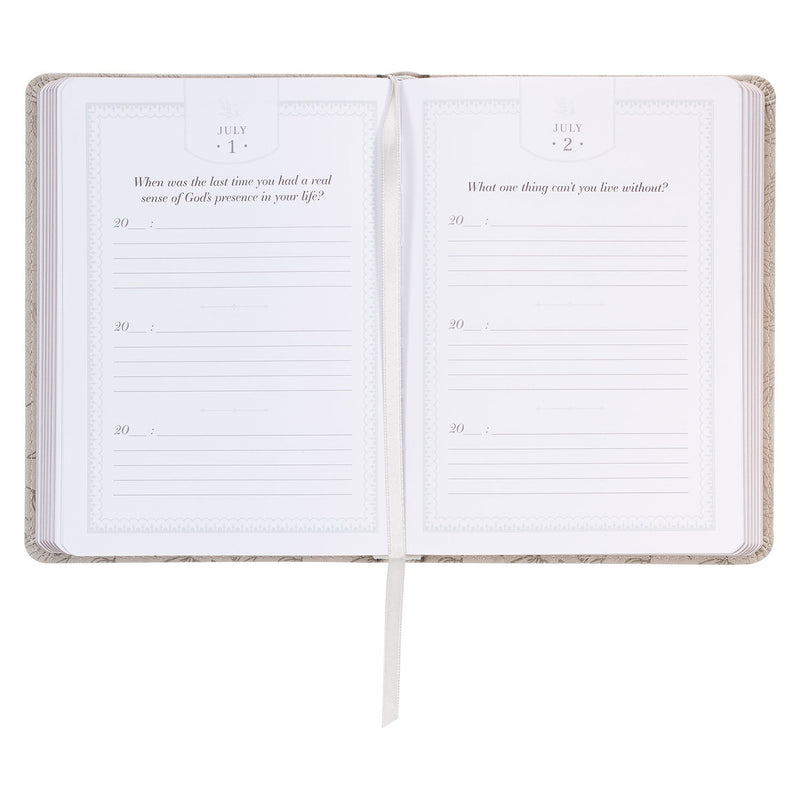 Q&A a Day: 3-Year Journal for  Women